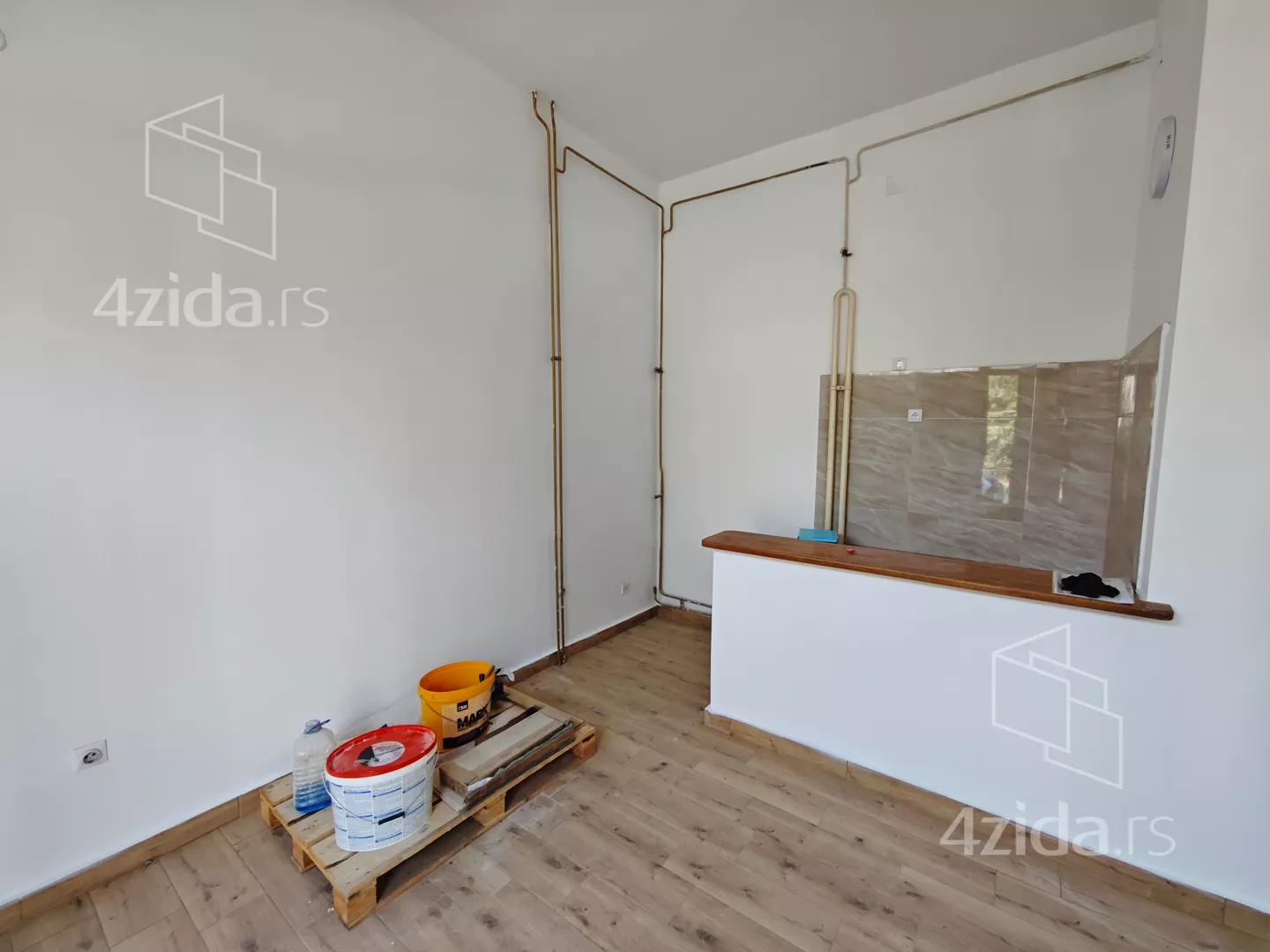 Lokal | 4zida