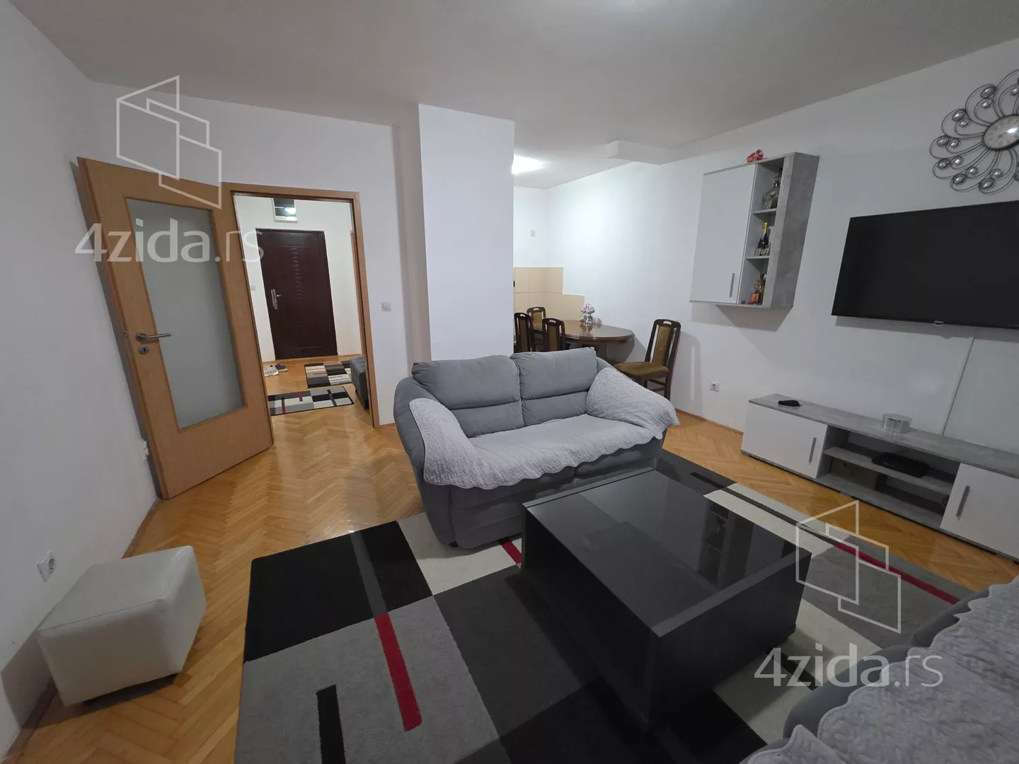 Troiposoban stan | 4zida