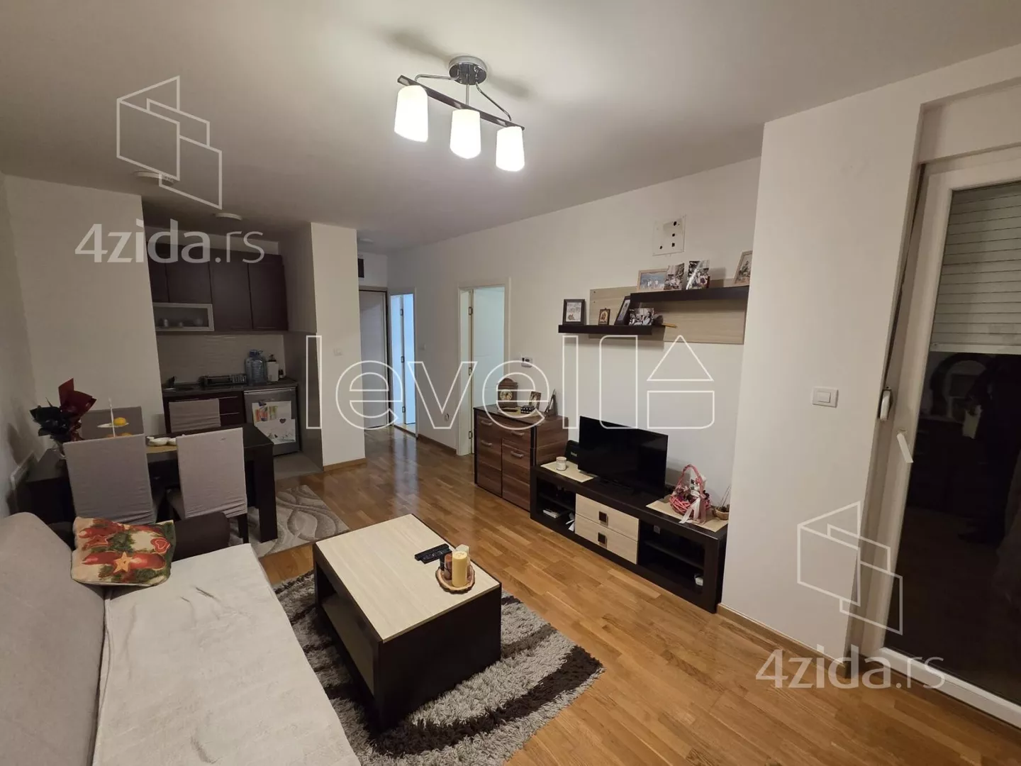 Jednoiposoban stan | 4zida