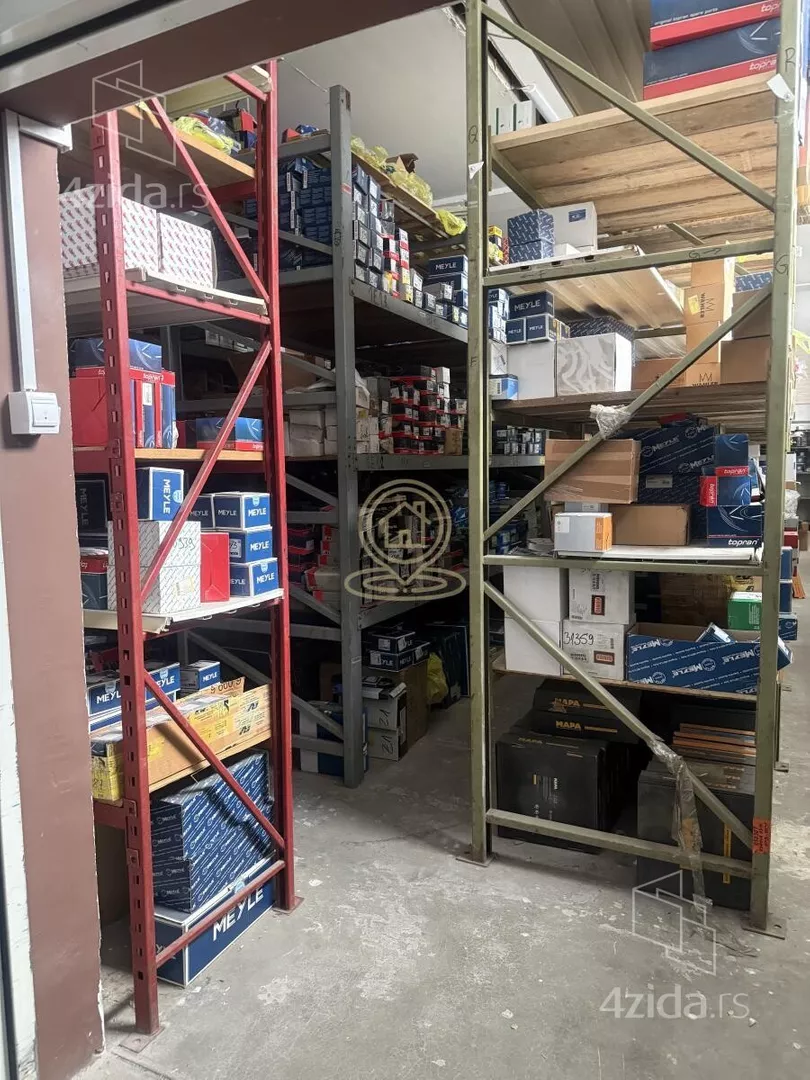 Poslovna zgrada | 4zida