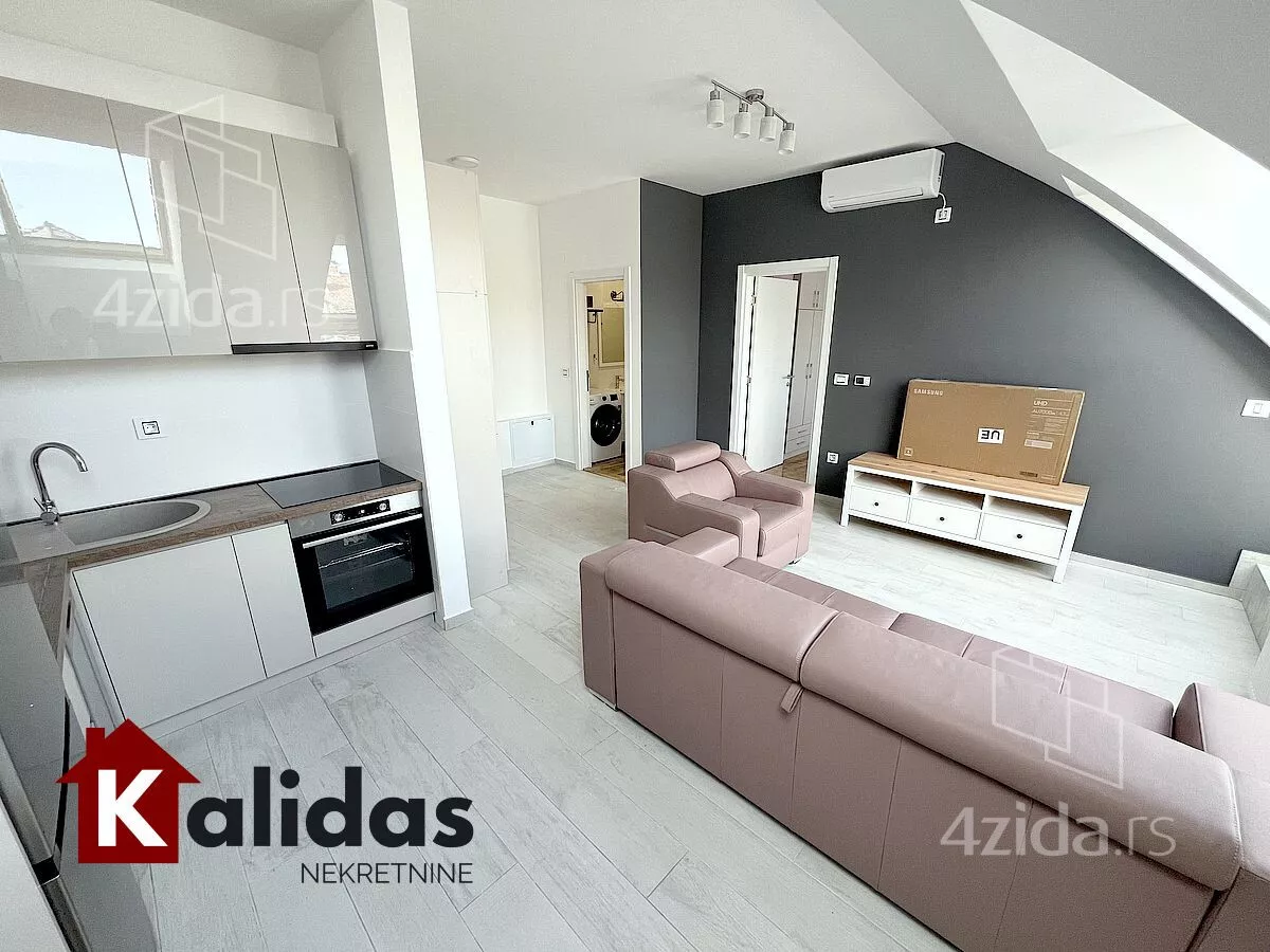 Šestosoban stan | 4zida