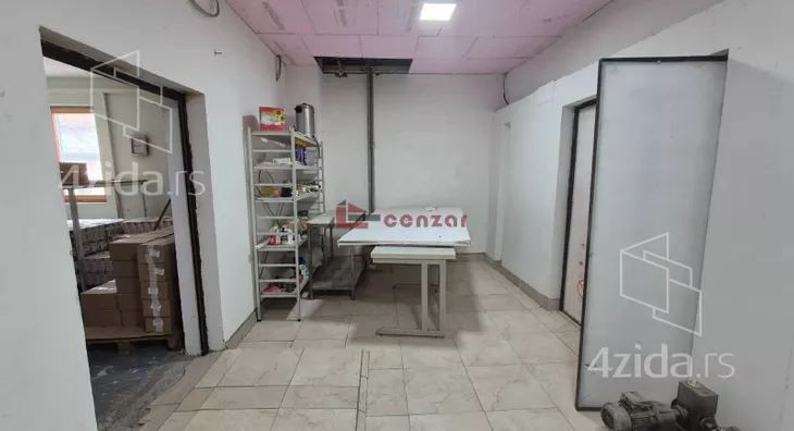 Poslovna zgrada | 4zida