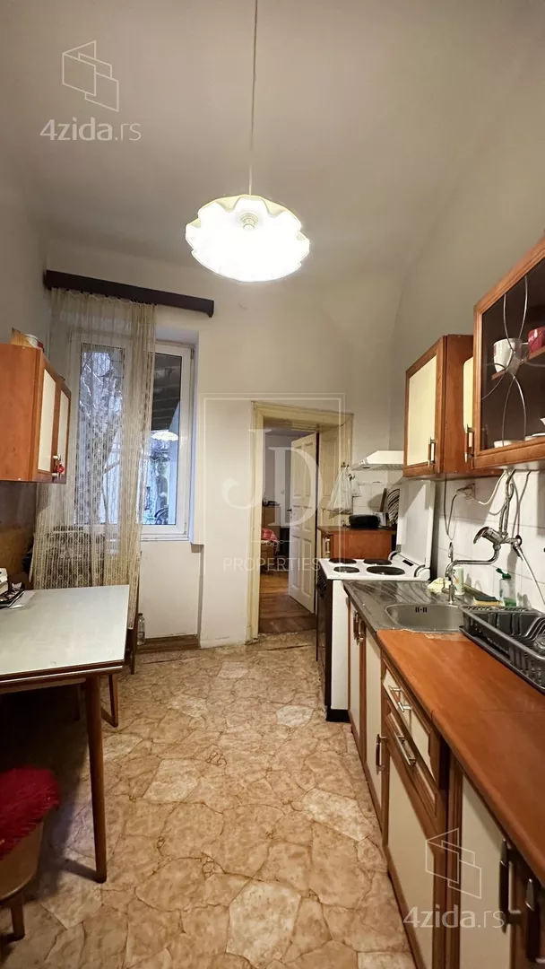 Petosoban stan | 4zida