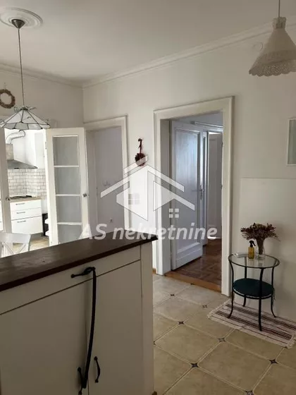 Zeleni Venac | 4zida.rs