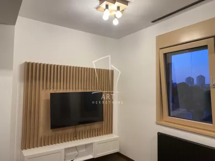 Janisa Janulisa | 4zida.rs