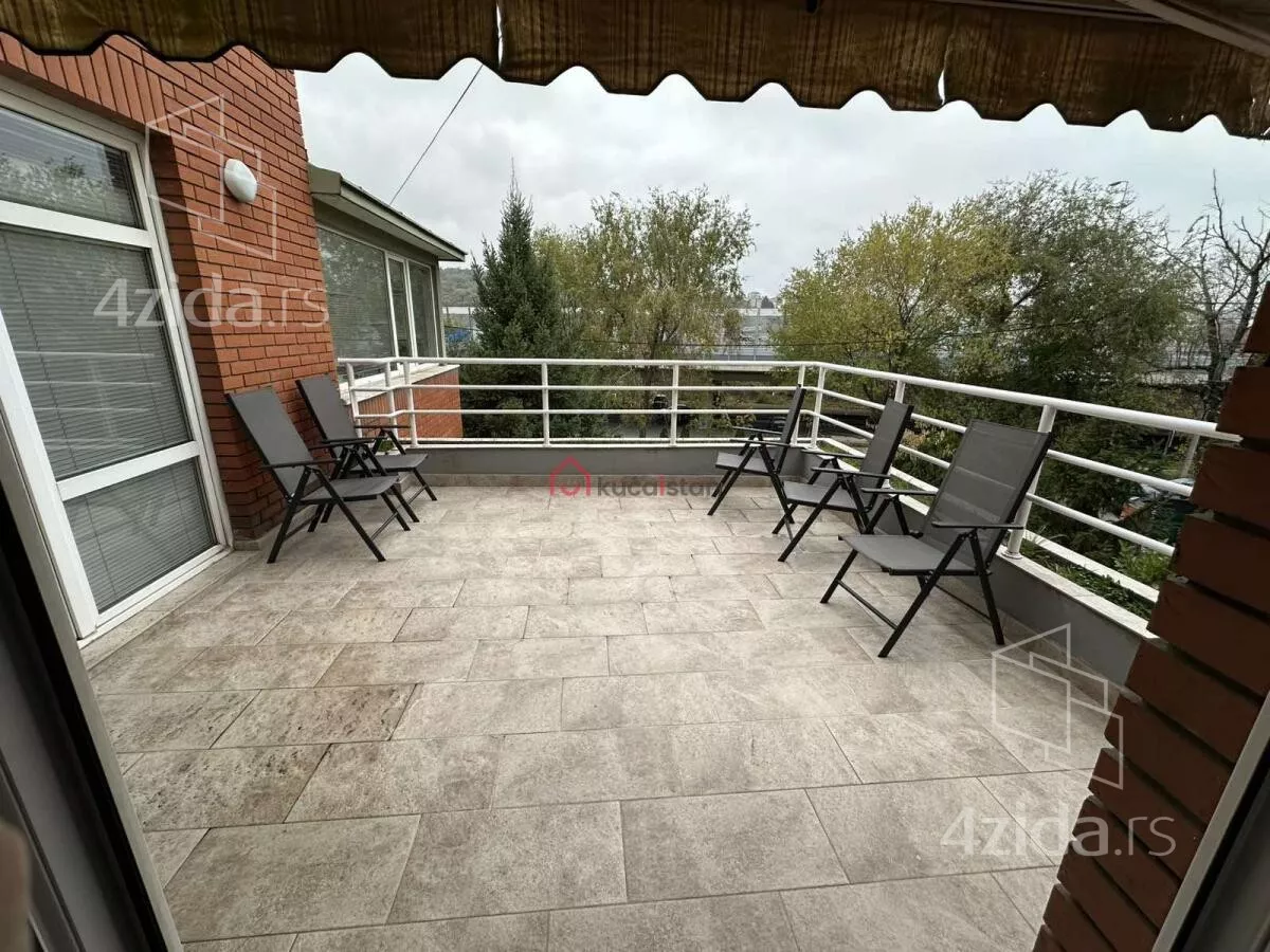 Petosoban stan | 4zida