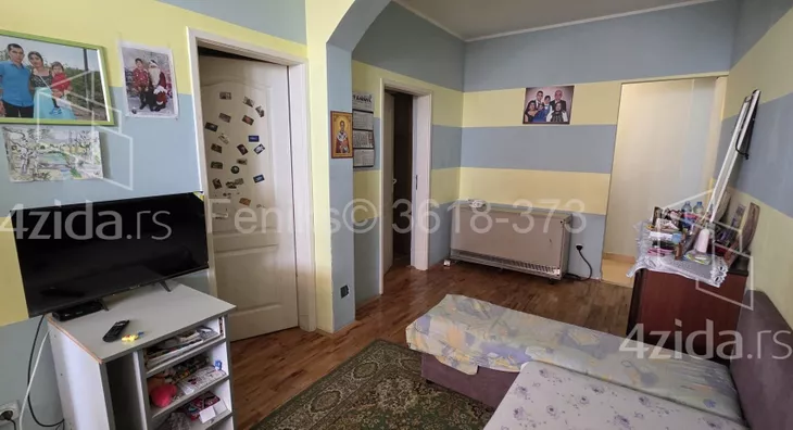 Sedmosoban stan | 4zida