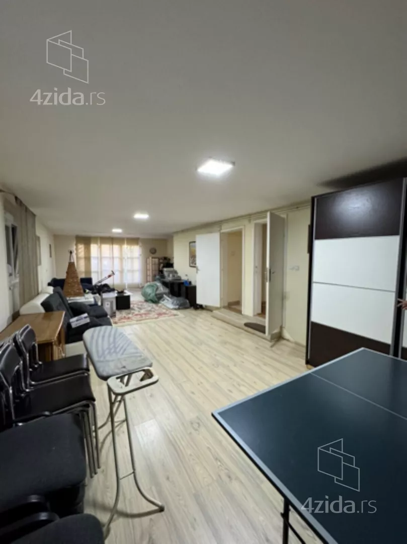 5-etažna kuća | 4zida