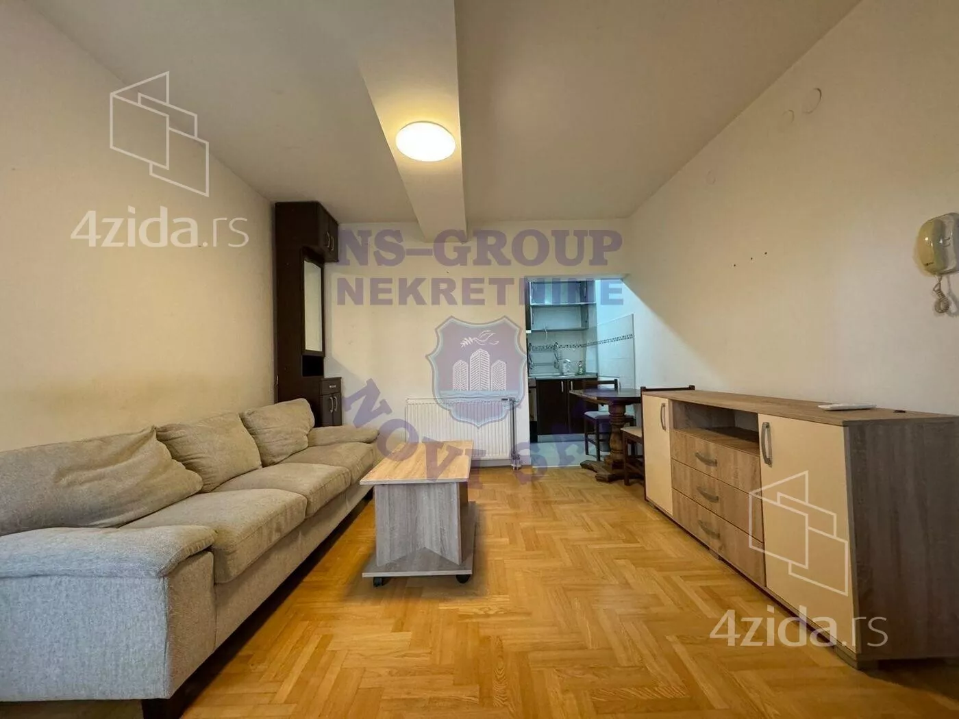 Jednoiposoban stan | 4zida