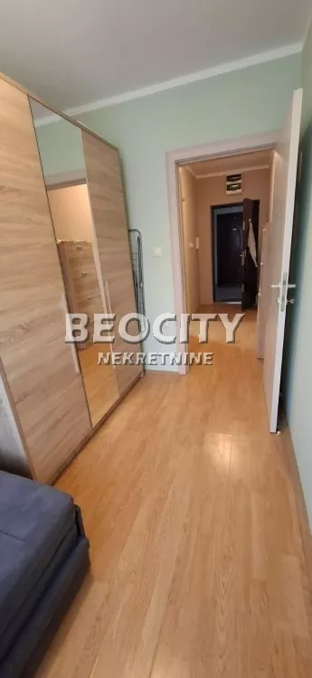 Milana Savića | 4zida.rs