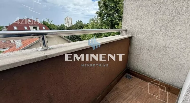 Šestosoban stan | 4zida
