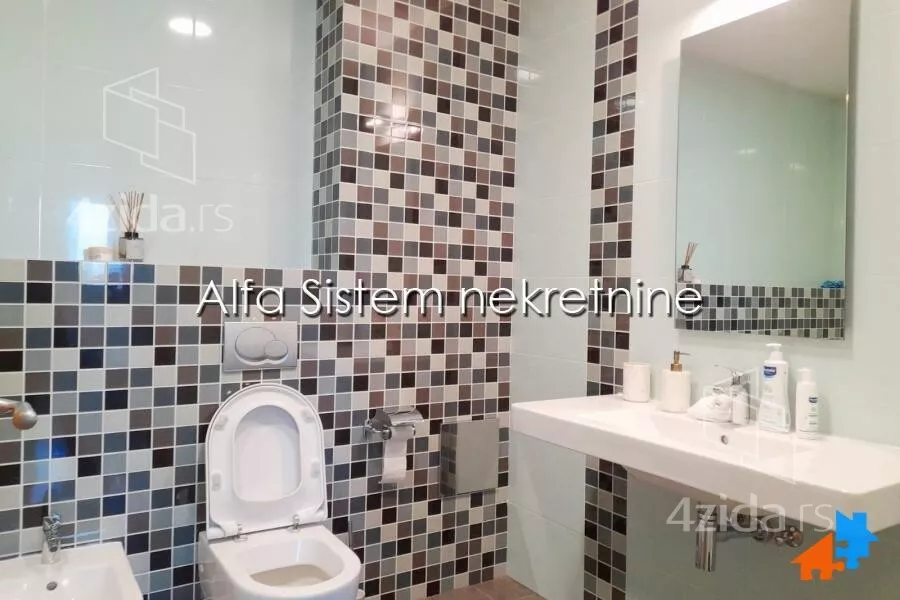 Šestosoban stan | 4zida