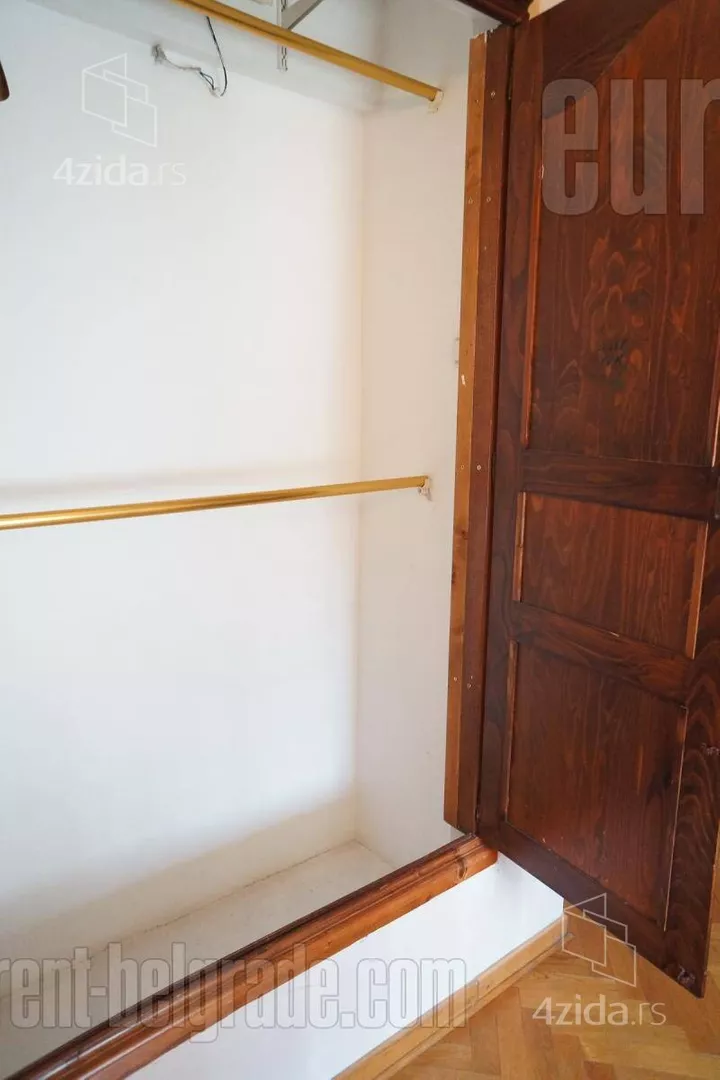 Četvoroiposoban stan | 4zida