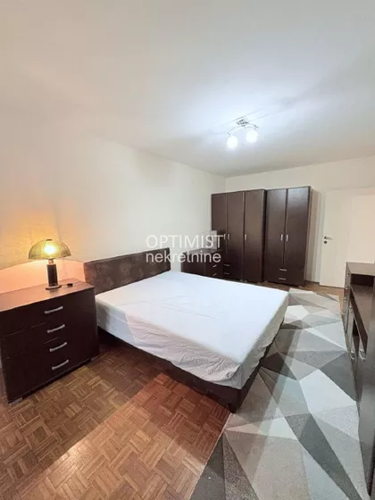 Karađorđev Trg | 4zida.rs