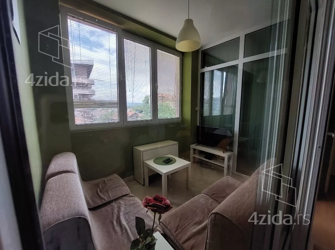 Četvoroiposoban stan | 4zida