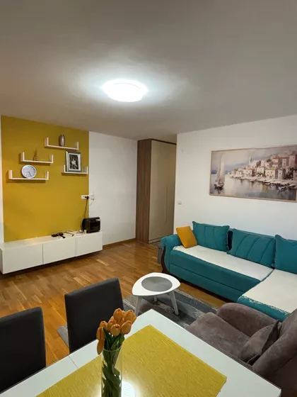 Ugrinovački Put | 4zida.rs