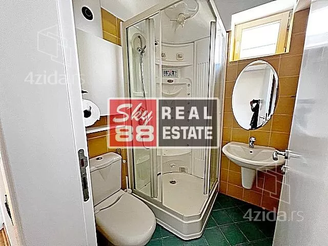 Četvoroiposoban stan | 4zida