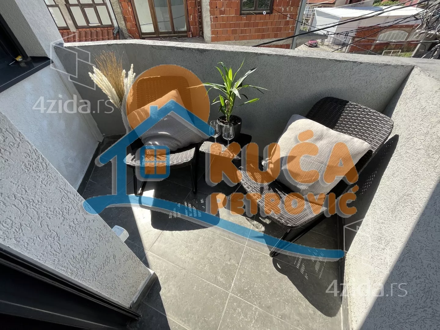 Jednoiposoban stan | 4zida