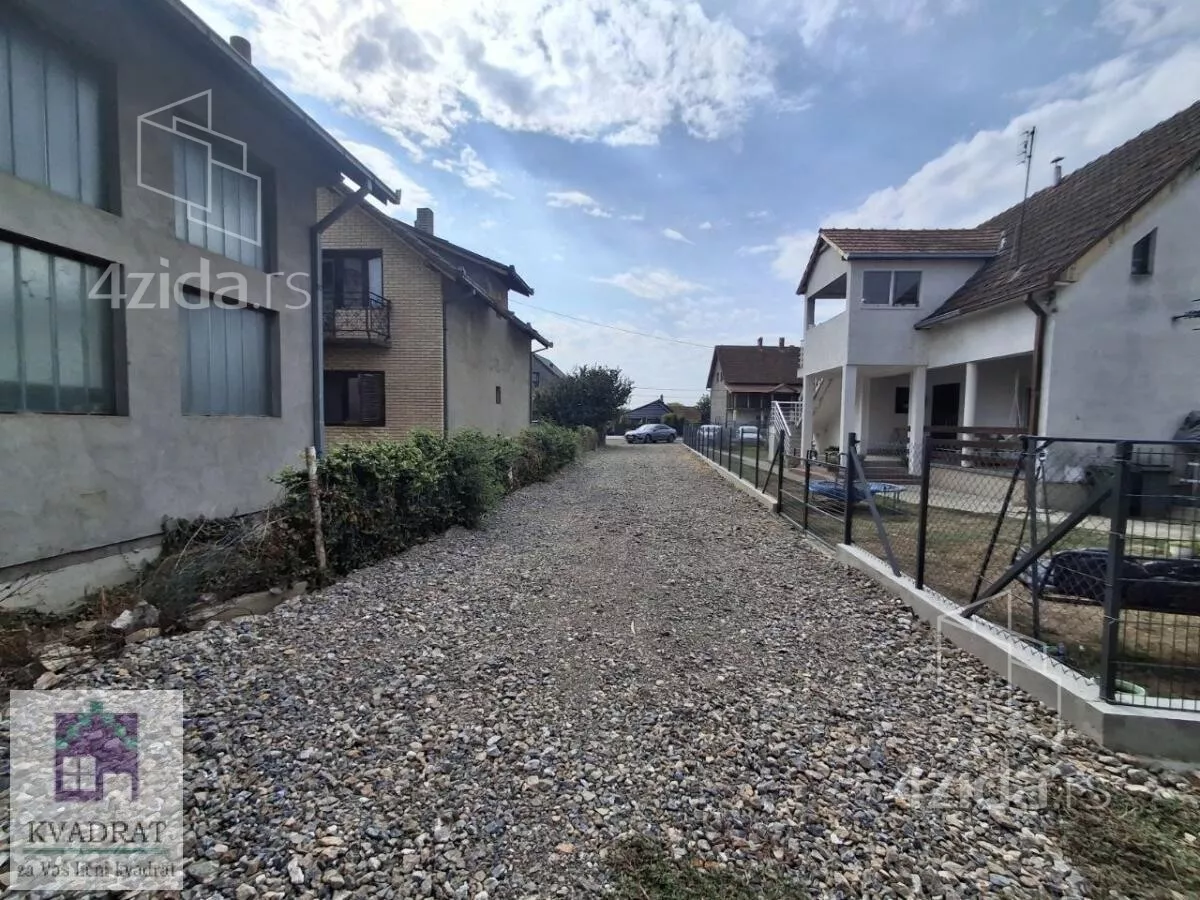 Plac | 4zida