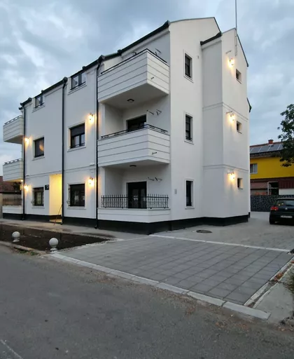 Jug Bogdana 122 | 4zida.rs