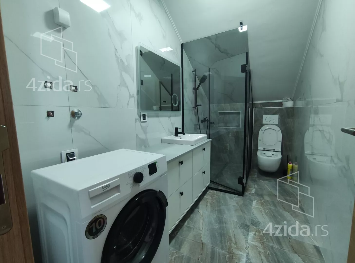 Dvoiposoban stan | 4zida