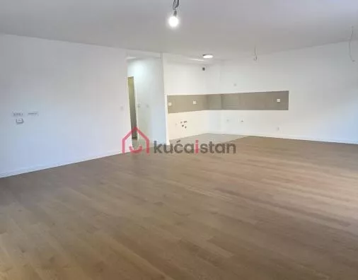 Četvoroiposoban stan | 4zida