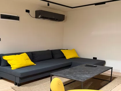 Crveni Krst Vračar | 4zida.rs