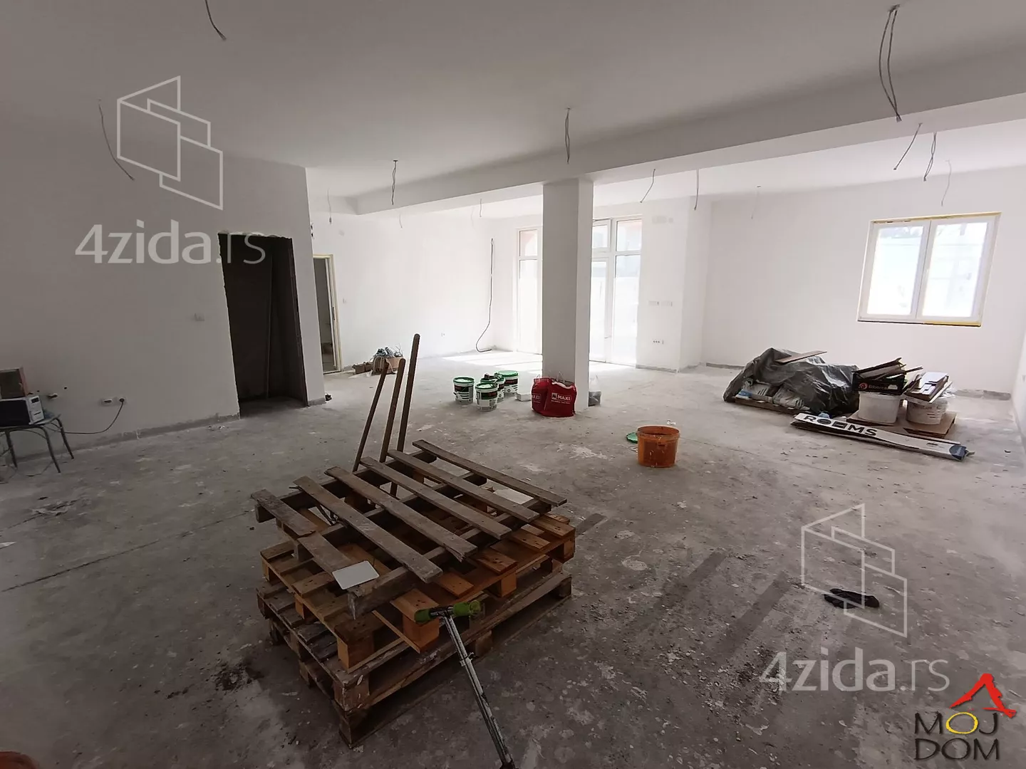 Poslovni prostor | 4zida