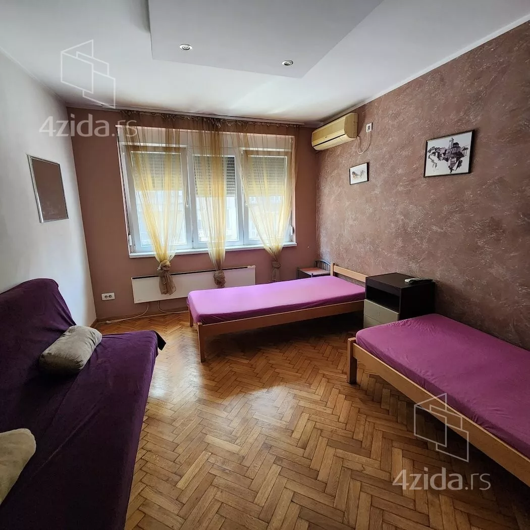 Petosoban stan | 4zida