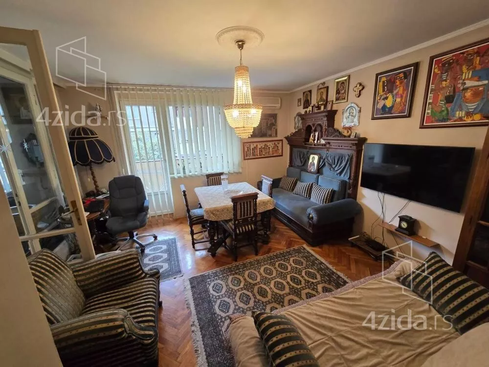 Troiposoban stan | 4zida