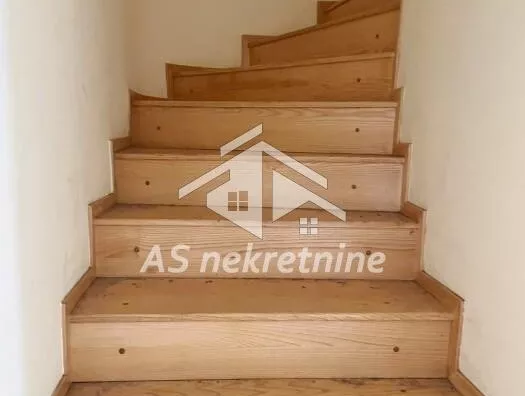 Šestosoban stan | 4zida