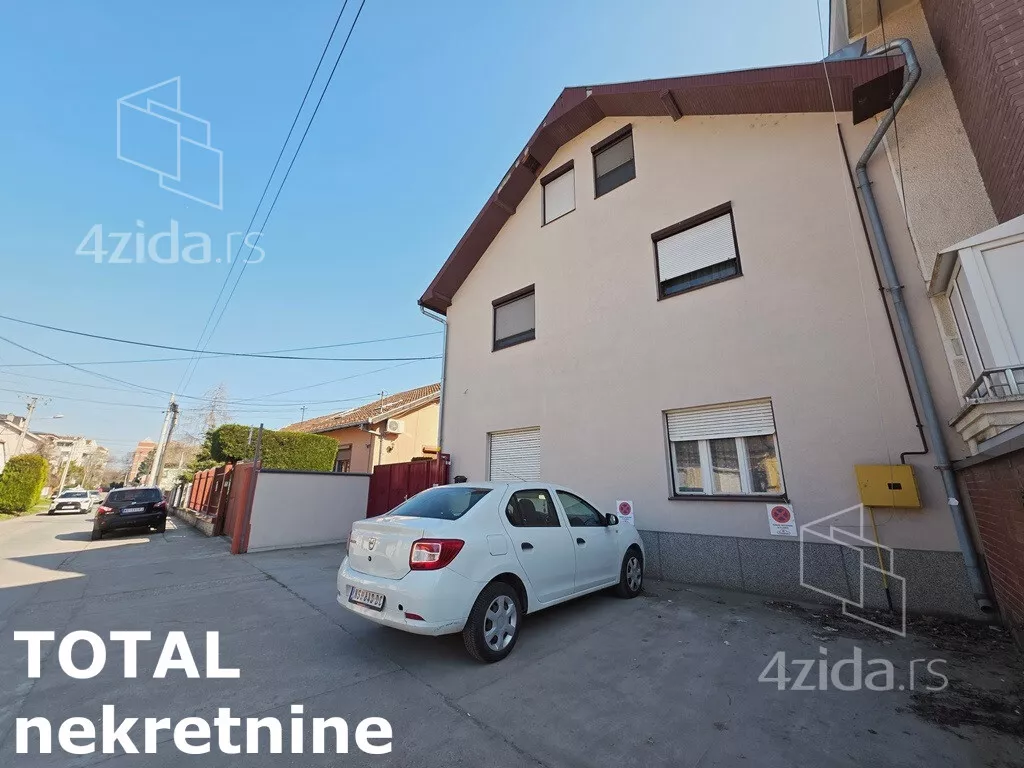 Plac | 4zida