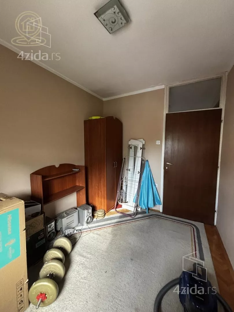 Četvoroiposoban stan | 4zida