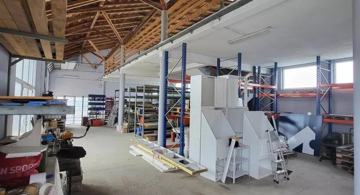 Poslovni prostor | 4zida