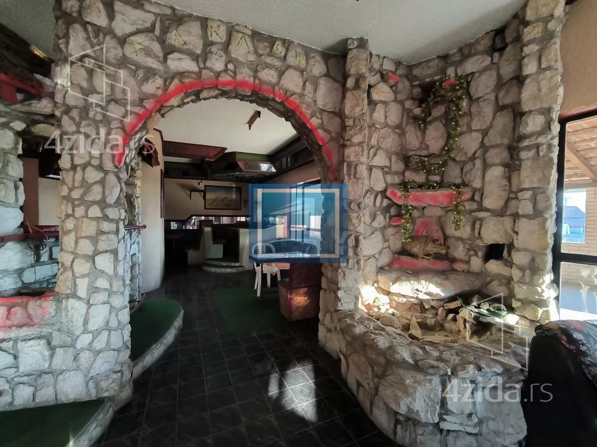 Poslovni prostor | 4zida