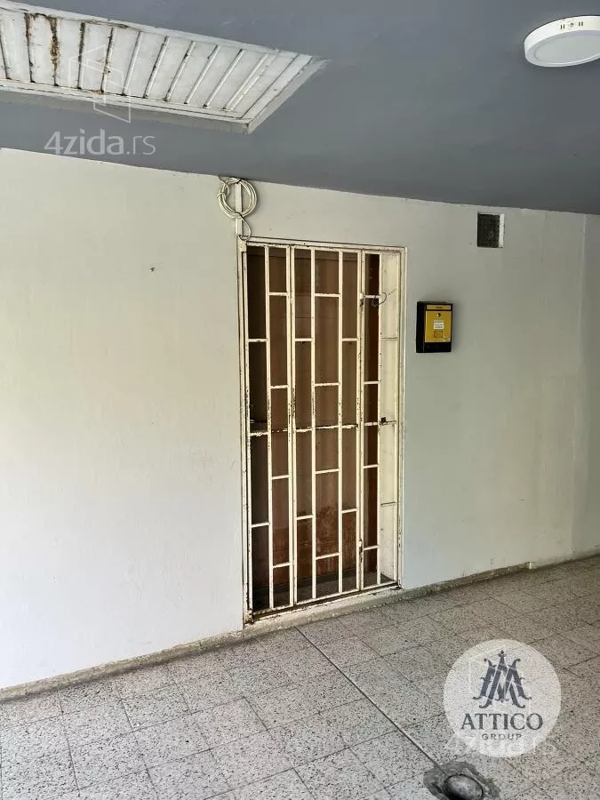 Lokal | 4zida