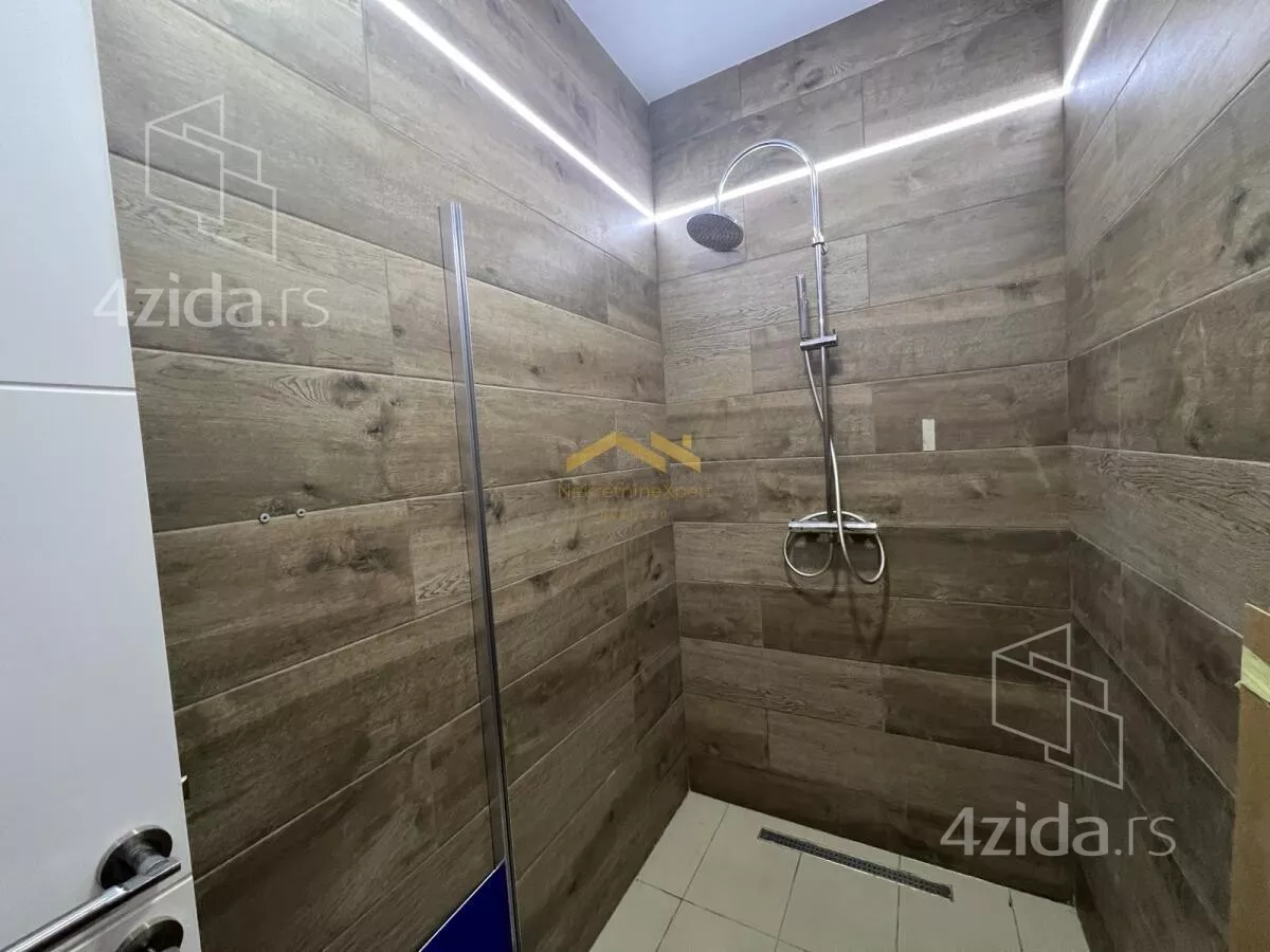 Lokal | 4zida