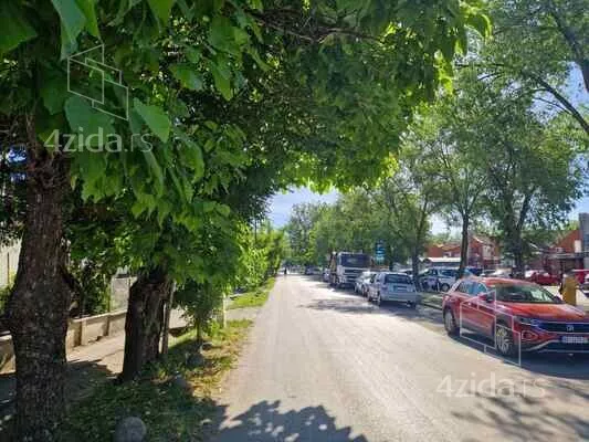 Plac | 4zida