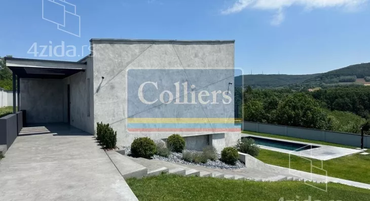 Sedmosoban stan | 4zida