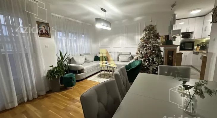 Petosoban stan | 4zida