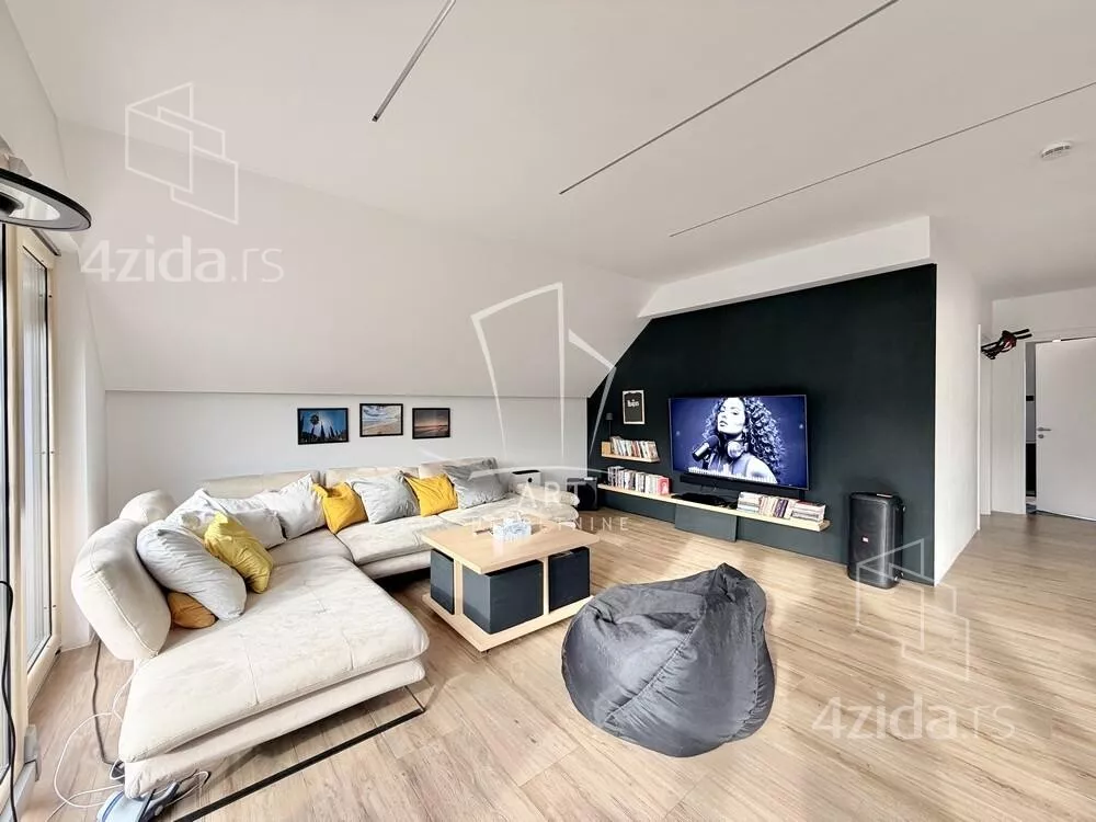 Troiposoban stan | 4zida