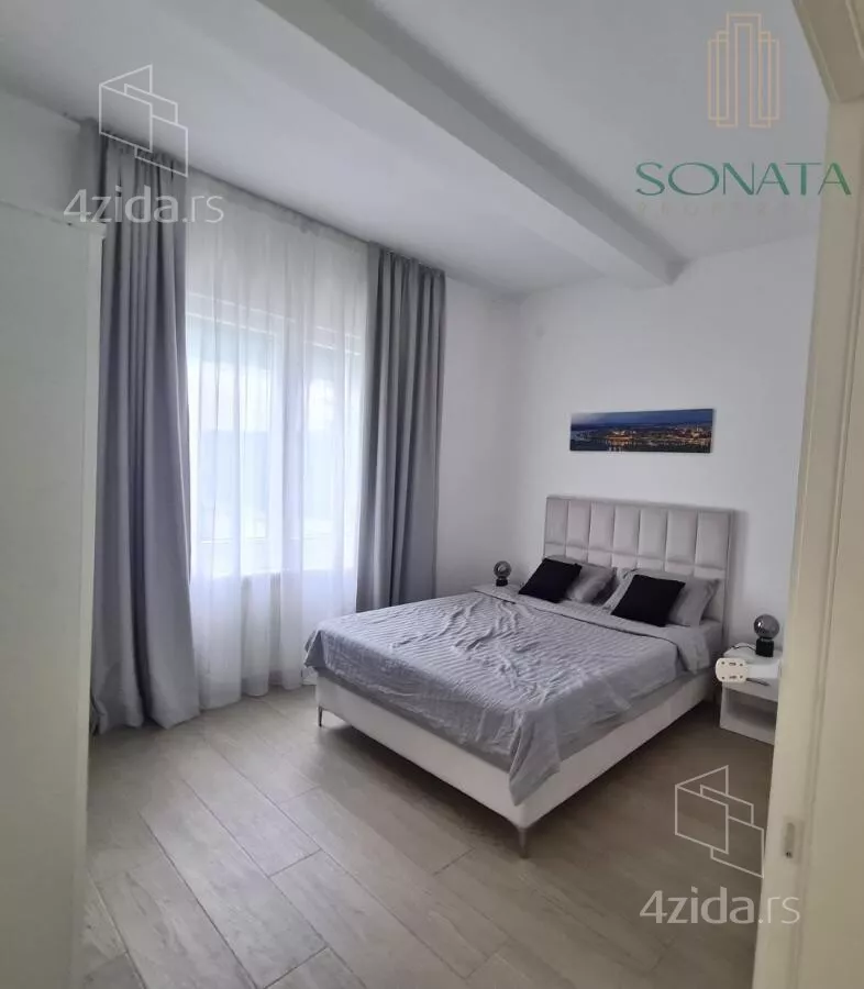 Šestosoban stan | 4zida