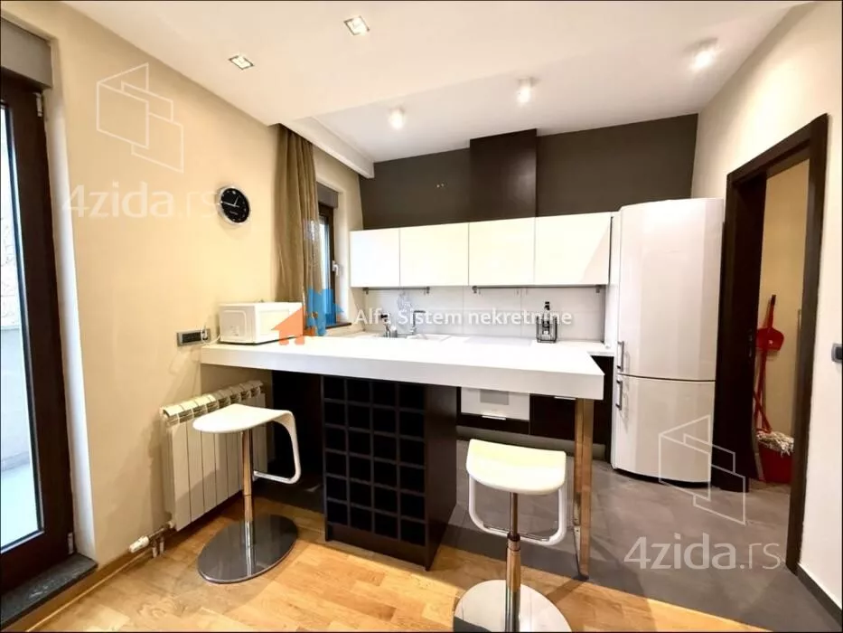 Petosoban stan | 4zida