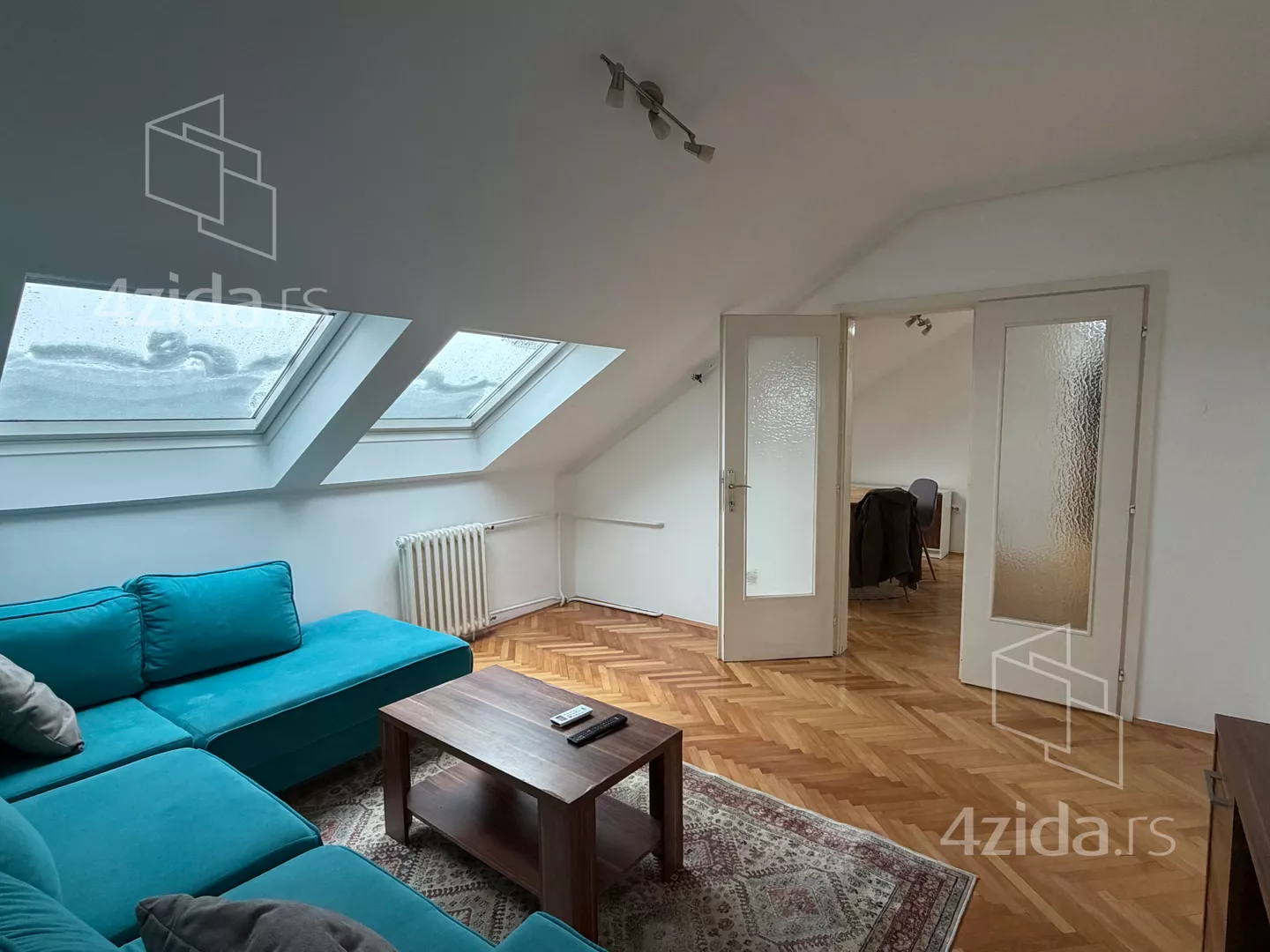 Troiposoban stan | 4zida