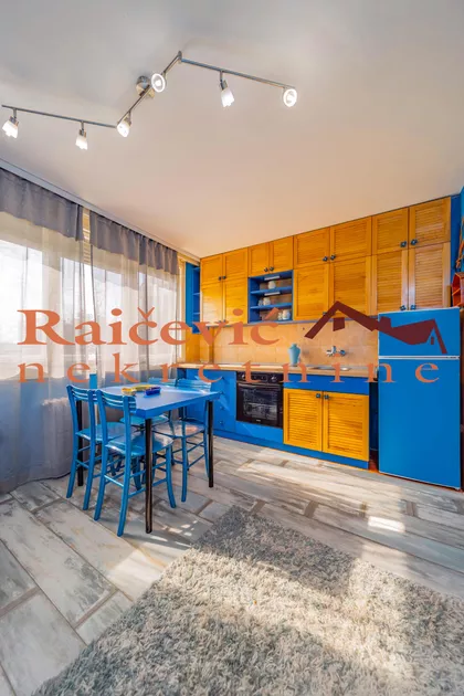 Ustanicka | 4zida.rs