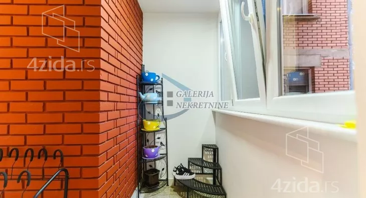 Troiposoban stan | 4zida