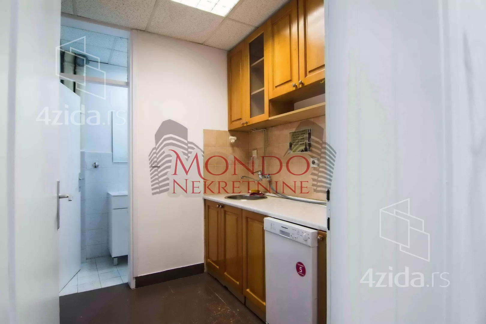 Poslovna zgrada | 4zida