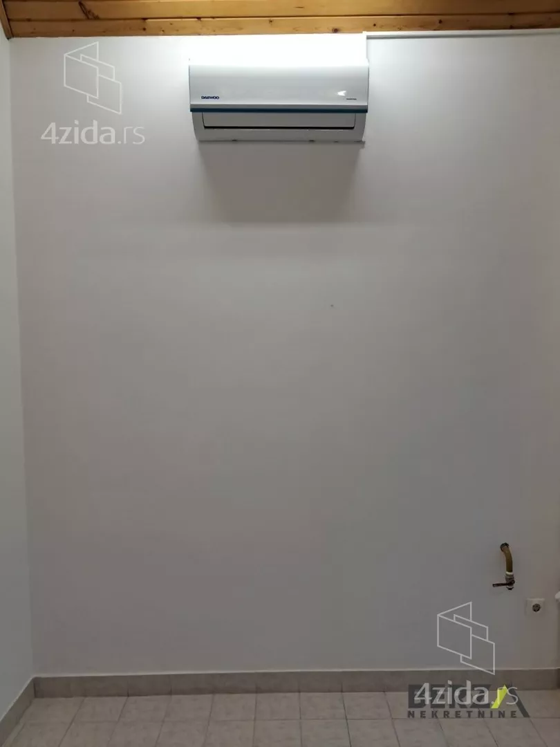 Lokal | 4zida