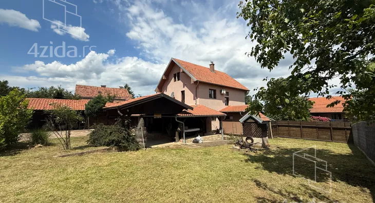 4-etažna kuća | 4zida