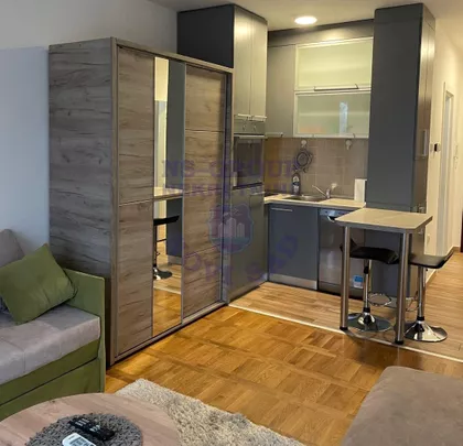 Cara Dušana | 4zida.rs